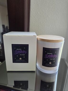 Birthday Cake Scent Soy Candle with Purple Label and Wood Lid